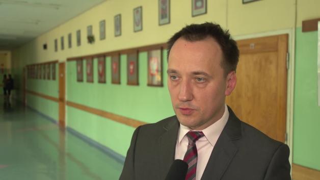 [VIDEO] Nauczyciele oceniają rządowy podręcznik