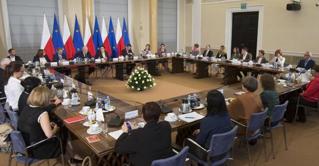 Premier Ewa Kopacz w Brukseli: Rząd podejmie decyzję o udziale w pomocy finansowej dla uchodźców