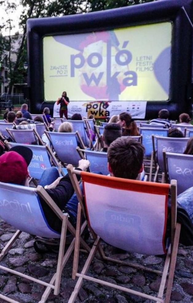 Filmowe lato pod chmurką. 150 bezpłatnych pokazów filmowych w plenerze